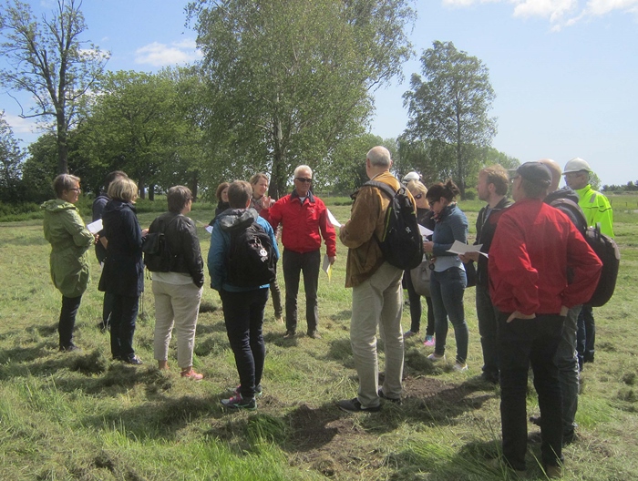 Kommunens arealplanavdeling og Esso på befaring/omvisning i Hovedgårdparken og på Batteriodden